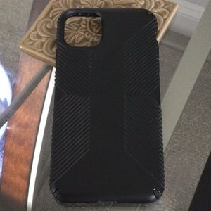 Speck 11 pro Max case